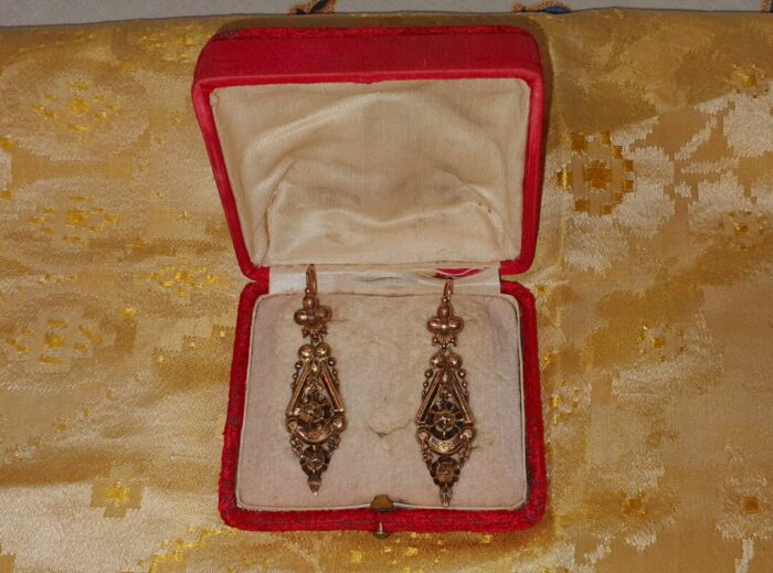 Pendientes isabelinos